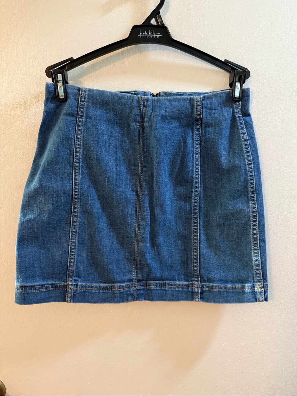 Wild Fable Denim Mini Skirt Sz 4 Back Zip Seam Detail Chic Casual Everyday Cute